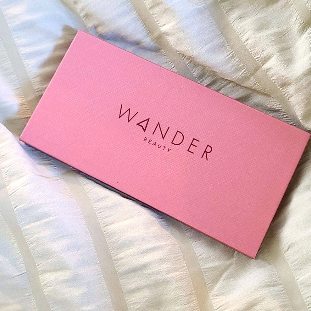 Wander Beauty eyeshadow palette